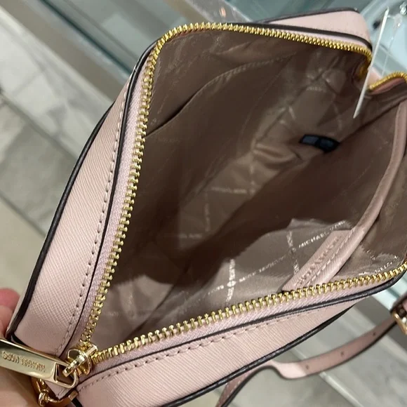 Michael Kors Jet Set Item Large East West Zip Crossbody Leather Powder Blush - Picture 7 of 16